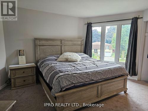 7027 Estoril Road, Mississauga, ON - Indoor Photo Showing Bedroom