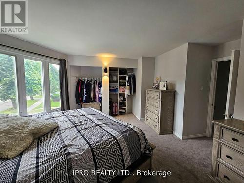 7027 Estoril Road, Mississauga, ON - Indoor Photo Showing Bedroom