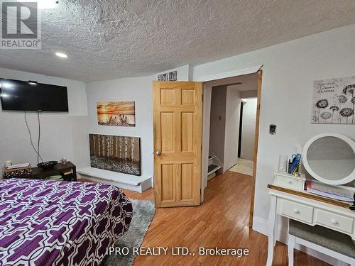 7027 Estoril Road, Mississauga, ON - Indoor Photo Showing Bedroom