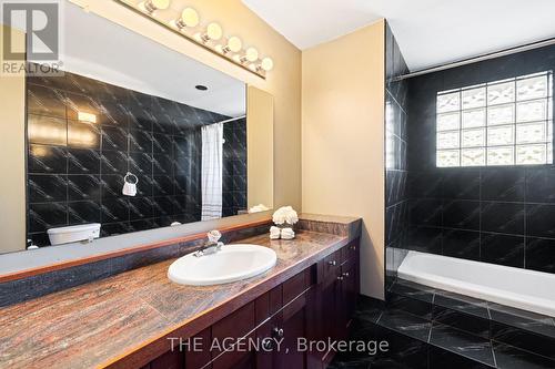 17520 Keele Street, King, ON - Indoor Photo Showing Bathroom