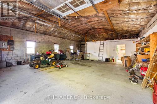 17520 Keele Street, King, ON - Indoor Photo Showing Garage