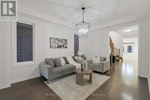 46 Eastman Drive, Brampton, ON - Indoor Photo Showing Living Room