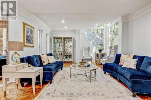 12 Westmount Park Road, Toronto, ON - Indoor Photo Showing Living Room