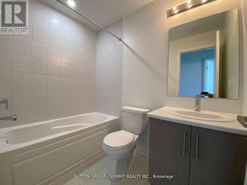 21 - 3409 Ridgeway Drive E, Mississauga, ON - Indoor Photo Showing Bathroom