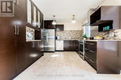 4 Nantucket Crescent, Brampton, ON - Indoor Photo Showing Kitchen With Upgraded Kitchen