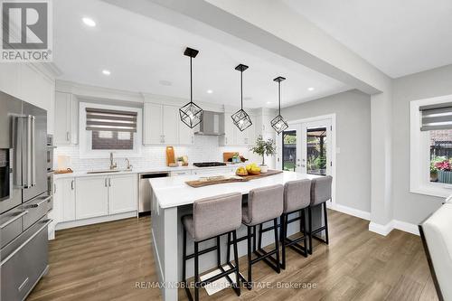 32 Shady Glen Crescent, Caledon, ON - Indoor Photo Showing Kitchen With Upgraded Kitchen