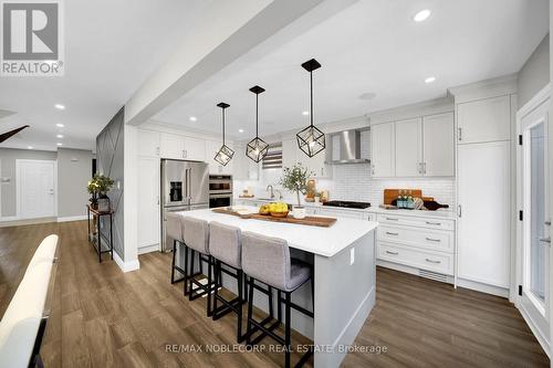 32 Shady Glen Crescent, Caledon, ON - Indoor Photo Showing Kitchen With Upgraded Kitchen