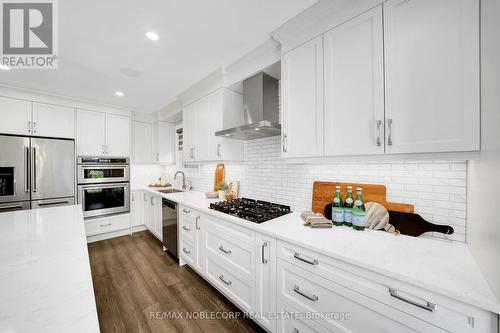 32 Shady Glen Crescent, Caledon, ON - Indoor Photo Showing Kitchen With Upgraded Kitchen