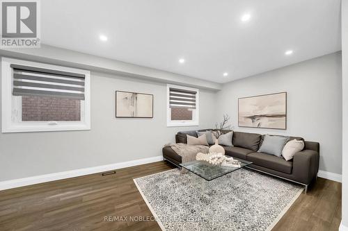 32 Shady Glen Crescent, Caledon, ON - Indoor Photo Showing Living Room