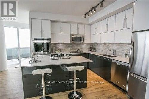 2303 - 80 Marine Parade Drive, Toronto, ON - Indoor Photo Showing Kitchen With Upgraded Kitchen