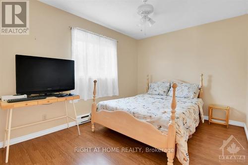 921 Dianne Avenue, Prescott And Russell, ON - Indoor Photo Showing Bedroom