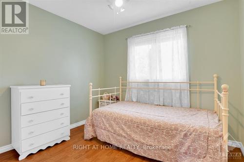 921 Dianne Avenue, Prescott And Russell, ON - Indoor Photo Showing Bedroom