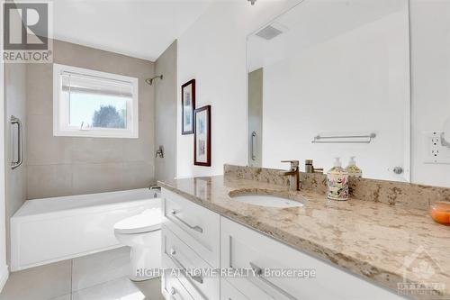 921 Dianne Avenue, Prescott And Russell, ON - Indoor Photo Showing Bathroom