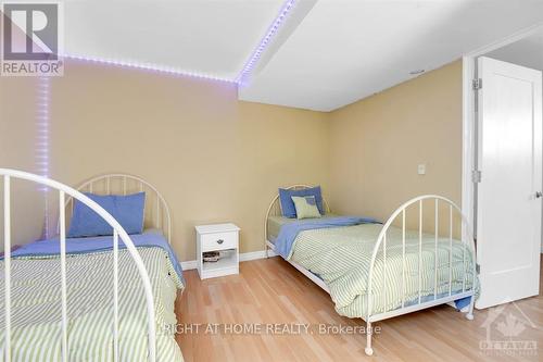 921 Dianne Avenue, Prescott And Russell, ON - Indoor Photo Showing Bedroom