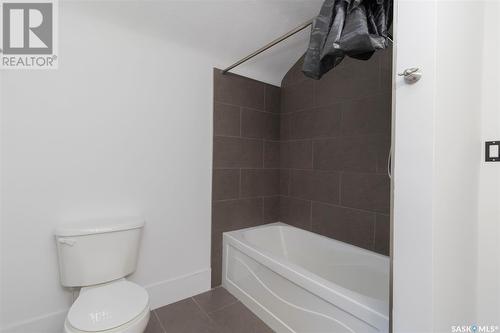 104 Idylwyld Place, Saskatoon, SK - Indoor Photo Showing Bathroom