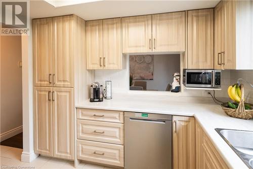 25 Windward Street, St. Catharines, ON - Indoor Photo Showing Kitchen