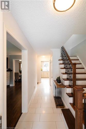 25 Windward Street, St. Catharines, ON - Indoor Photo Showing Other Room