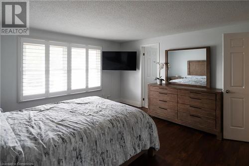 25 Windward Street, St. Catharines, ON - Indoor Photo Showing Bedroom