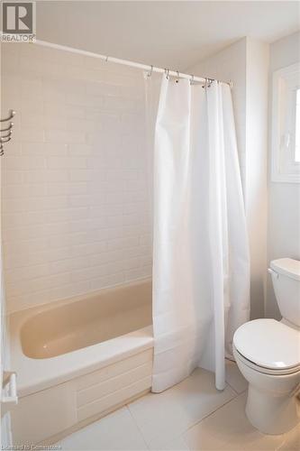 25 Windward Street, St. Catharines, ON - Indoor Photo Showing Bathroom