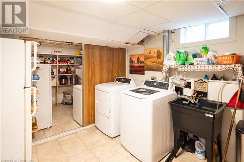 25 Windward Street, St. Catharines, ON - Indoor Photo Showing Laundry Room