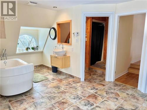 1900 Connemara Place, Bathurst, NB - Indoor Photo Showing Bathroom