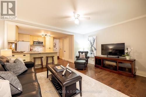 119 Glenforest Road, Toronto, ON - Indoor Photo Showing Living Room