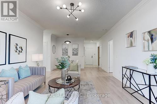 1709 - 880 Grandview Way, Toronto, ON - Indoor Photo Showing Living Room