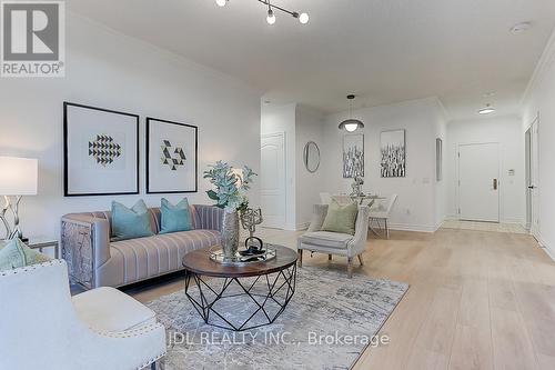 1709 - 880 Grandview Way, Toronto, ON - Indoor Photo Showing Living Room