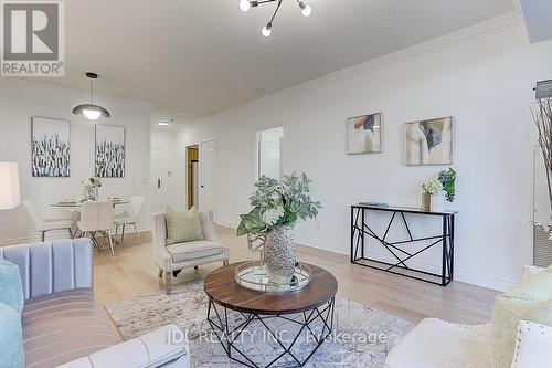 1709 - 880 Grandview Way, Toronto, ON - Indoor Photo Showing Living Room