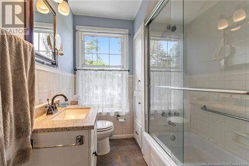 12 Fairview Drive, Moncton, NB - Indoor Photo Showing Bathroom