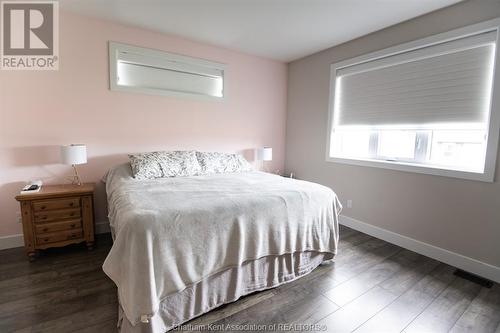 296 Davies Street East, Dresden, ON - Indoor Photo Showing Bedroom