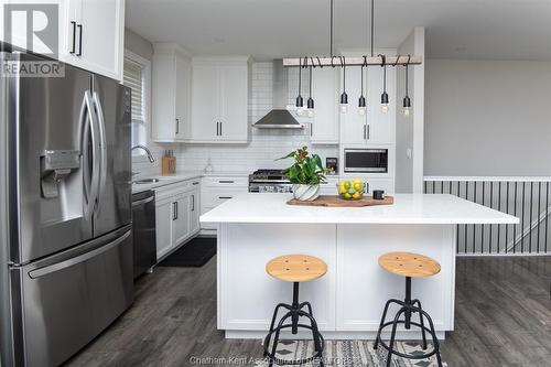 296 Davies Street East, Dresden, ON - Indoor Photo Showing Kitchen With Upgraded Kitchen