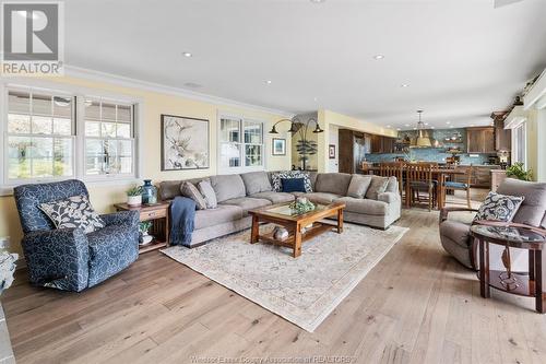 1171 Heritage Road, Kingsville, ON - Indoor Photo Showing Living Room