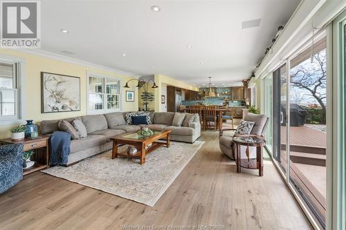 1171 Heritage Road, Kingsville, ON - Indoor Photo Showing Living Room