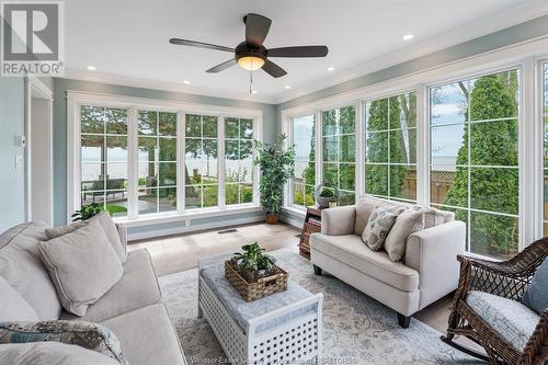 1171 Heritage Road, Kingsville, ON - Indoor Photo Showing Living Room