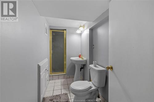 3151 Dandurand, Windsor, ON - Indoor Photo Showing Bathroom