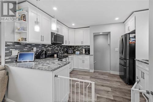 3151 Dandurand, Windsor, ON - Indoor Photo Showing Kitchen With Upgraded Kitchen