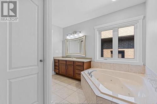 16 Wisteria Lane, Kingsville, ON - Indoor Photo Showing Bathroom