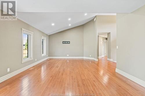 16 Wisteria Lane, Kingsville, ON - Indoor Photo Showing Other Room