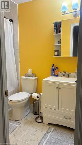 834 Shelborne Street, London, ON - Indoor Photo Showing Bathroom