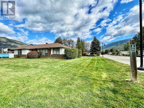 901 Riverside Avenue, Sicamous, BC - Outdoor