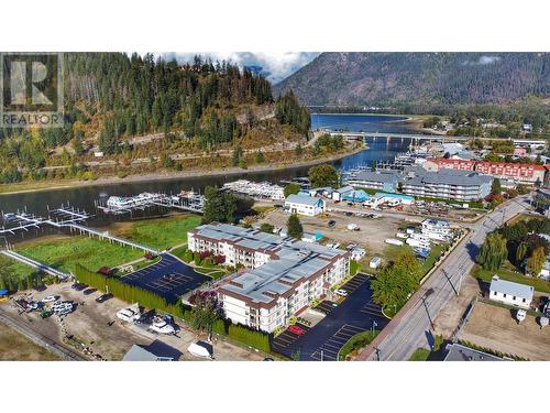 901 Riverside Avenue, Sicamous, BC - Outdoor With Body Of Water With View