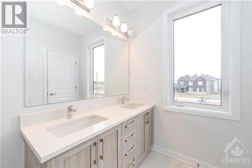 161 Invention Boulevard, Ottawa, ON - Indoor Photo Showing Bathroom