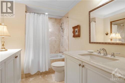 40 Boteler Street Unit#503, Ottawa, ON - Indoor Photo Showing Bathroom