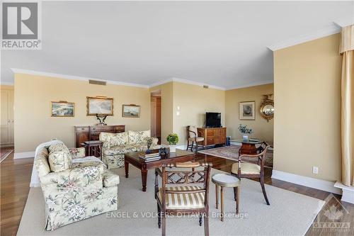 503 - 40 Boteler Street, Ottawa, ON - Indoor Photo Showing Living Room