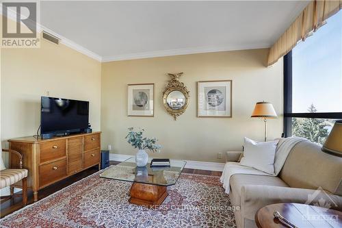 503 - 40 Boteler Street, Ottawa, ON - Indoor Photo Showing Living Room