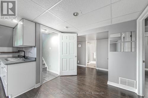 140 Monique Crescent, Barrie, ON - Indoor Photo Showing Kitchen