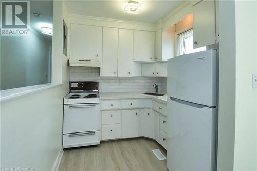 26 Highcliffe Avenue, Hamilton, ON - Indoor Photo Showing Kitchen