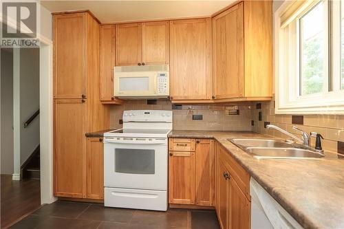 416 Arnold Street, Sudbury, ON - Indoor Photo Showing Kitchen With Double Sink