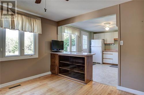 193 Shelley Drive, Sudbury, ON - Indoor Photo Showing Kitchen